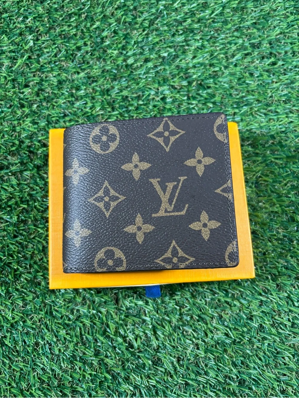 Louis Vuitton Brown Textured Leather Men's Card & Key Holder